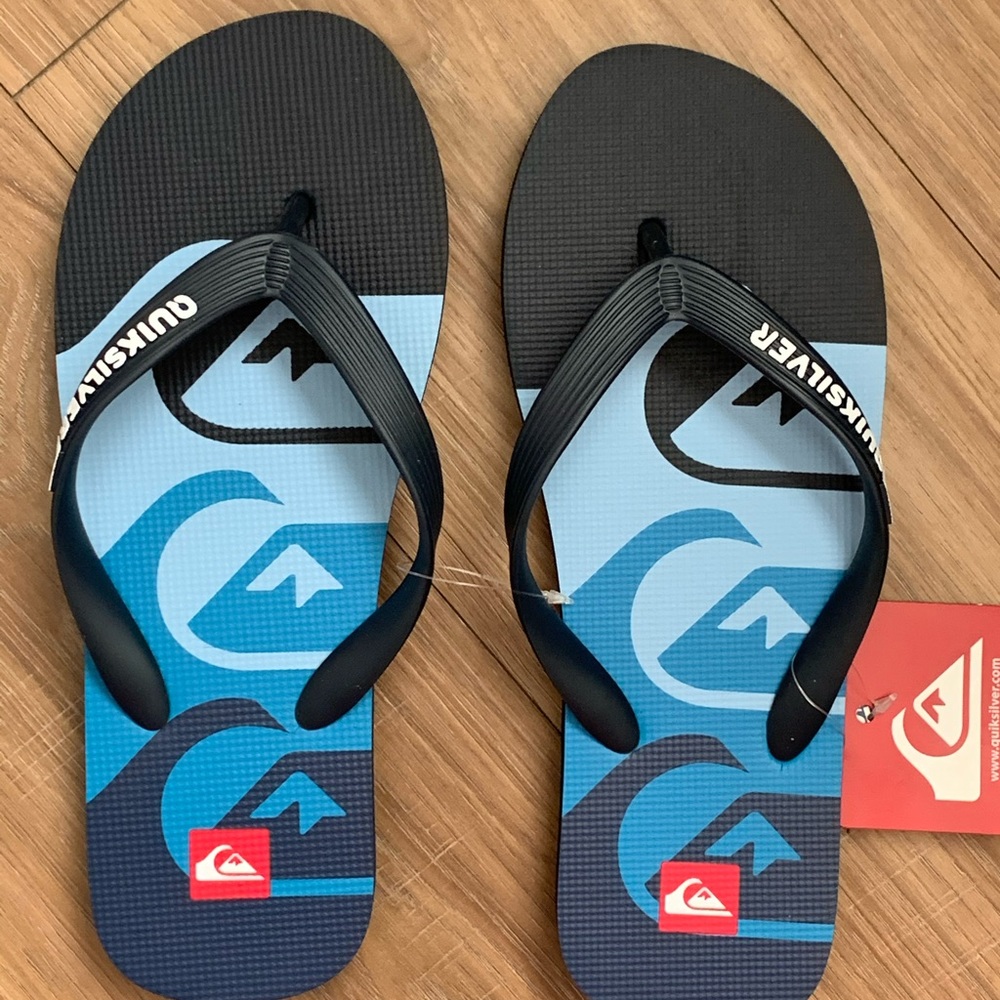 Quicksilver Men’s Flip Flops. NWT